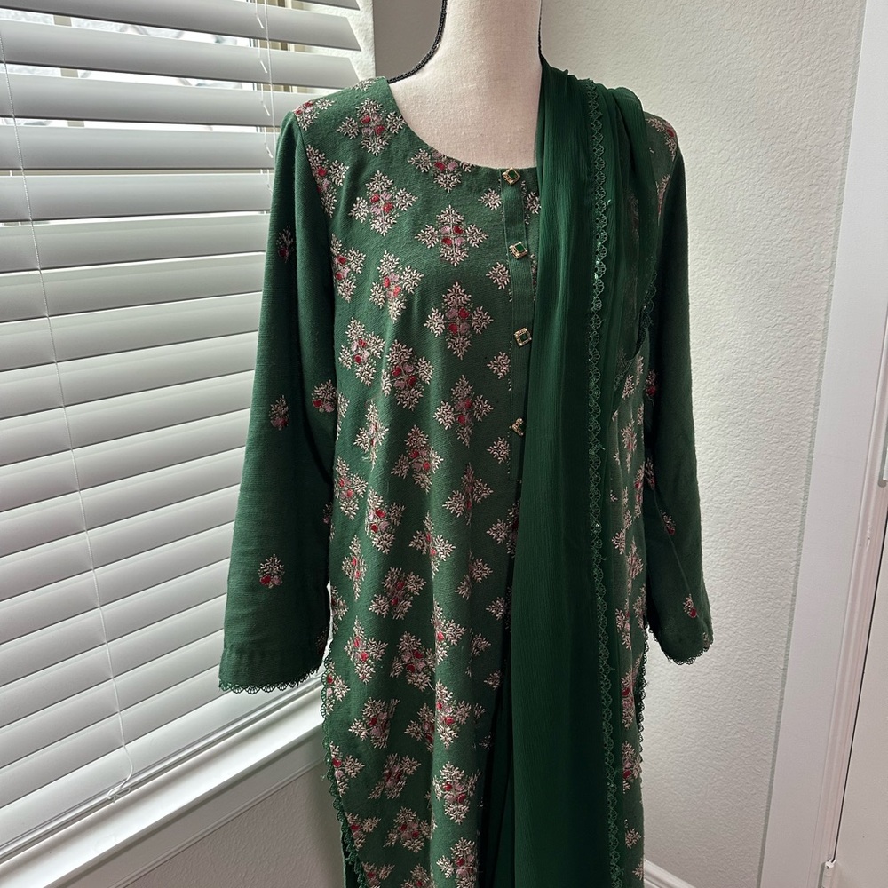 Pakistani Indian Three Piece Suits,Fabric Khader,Color Green Brand New